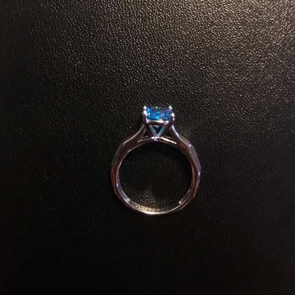 Silver Ring with Round Blue Stone - Picture 2 of 2